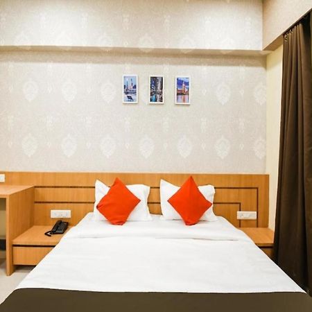 Hotel Golden - I Rāipur エクステリア 写真