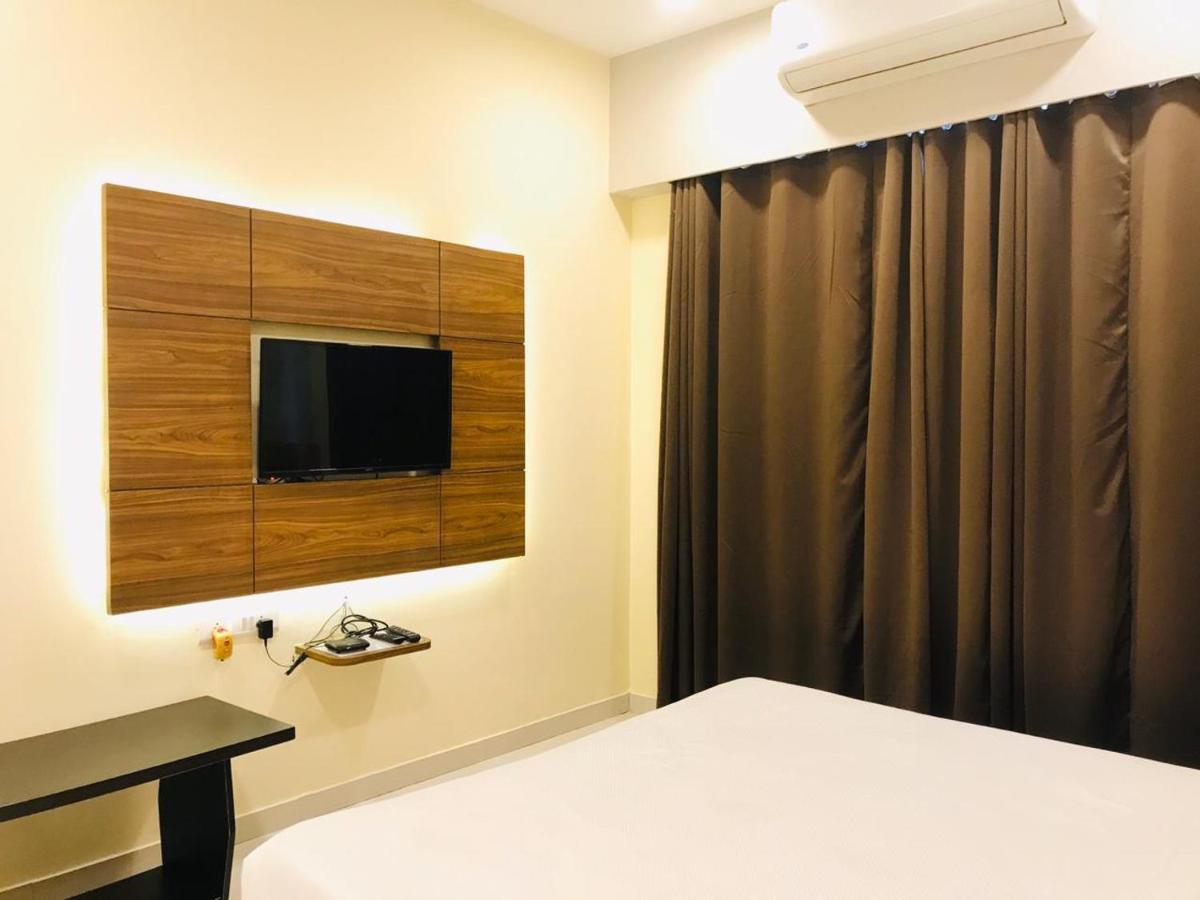 Hotel Golden - I Rāipur エクステリア 写真