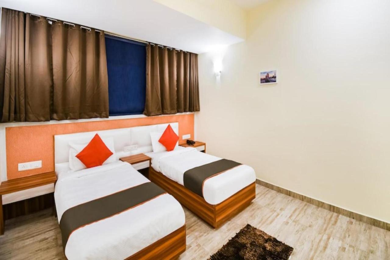 Hotel Golden - I Rāipur エクステリア 写真