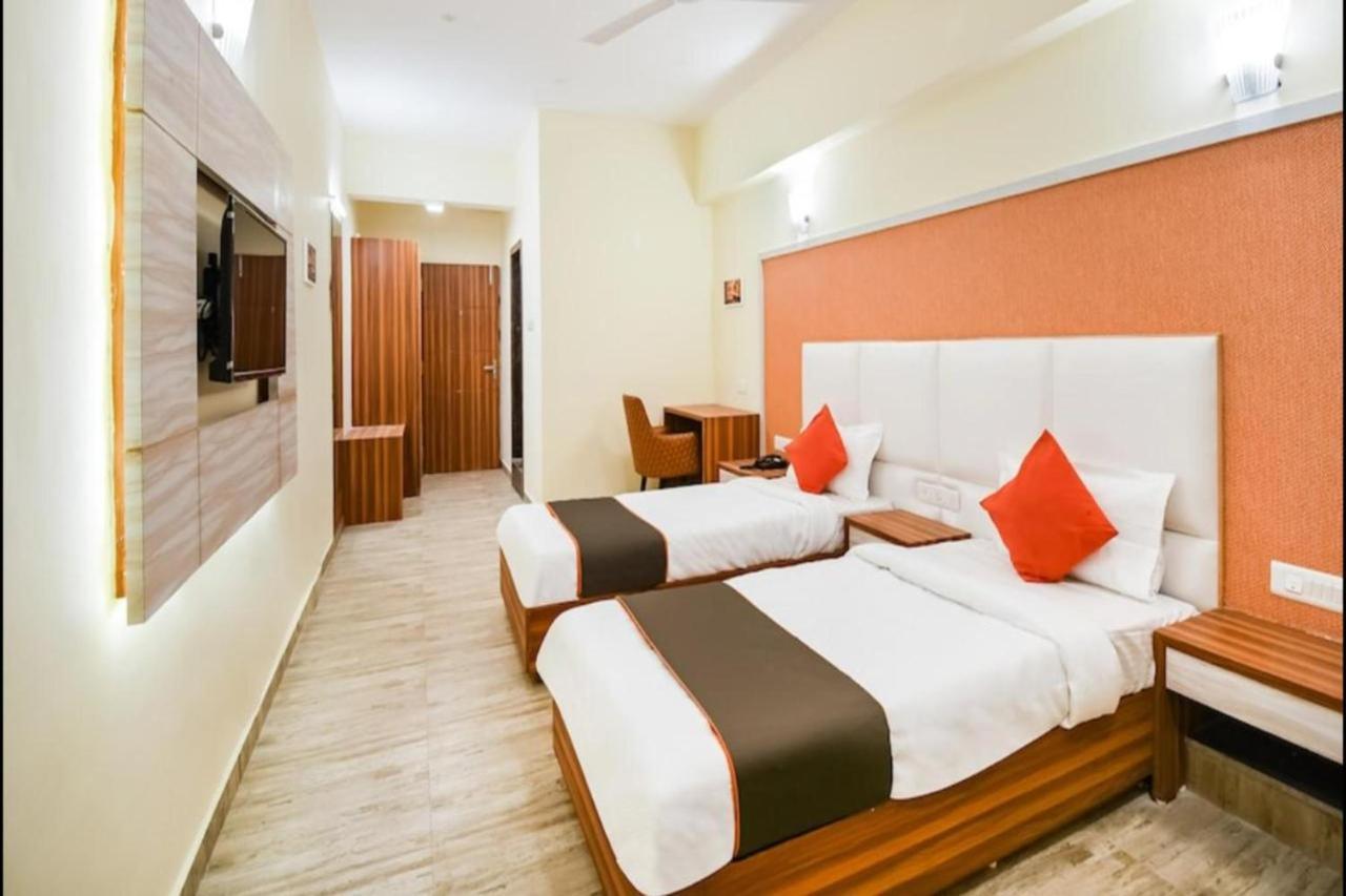 Hotel Golden - I Rāipur エクステリア 写真