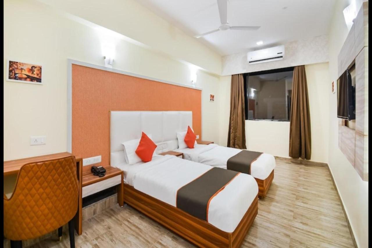 Hotel Golden - I Rāipur エクステリア 写真