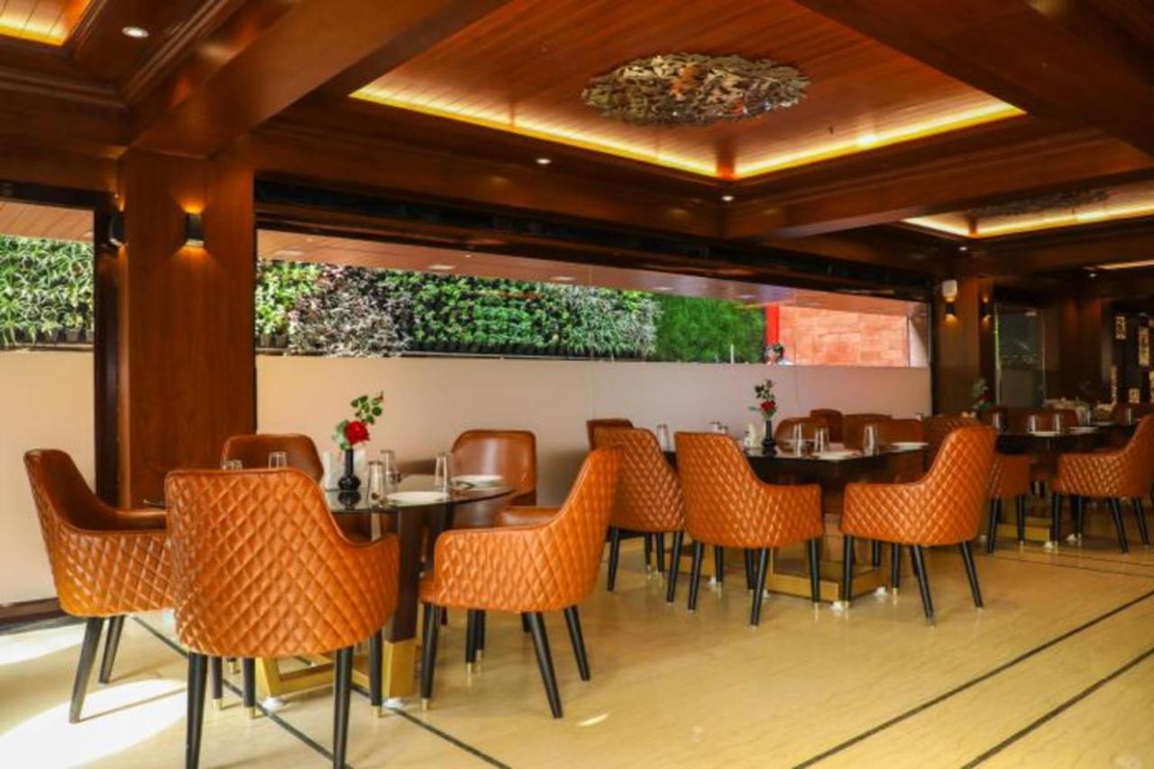 Hotel Golden - I Rāipur エクステリア 写真